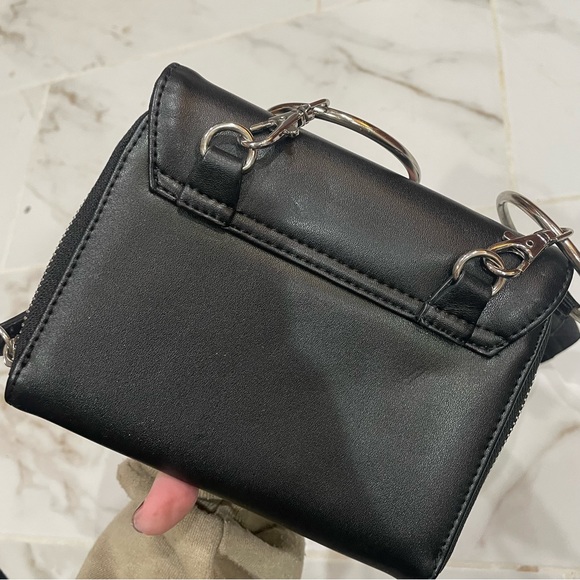 Urban Outfitters O-Ring Bag - Picture 5 of 6